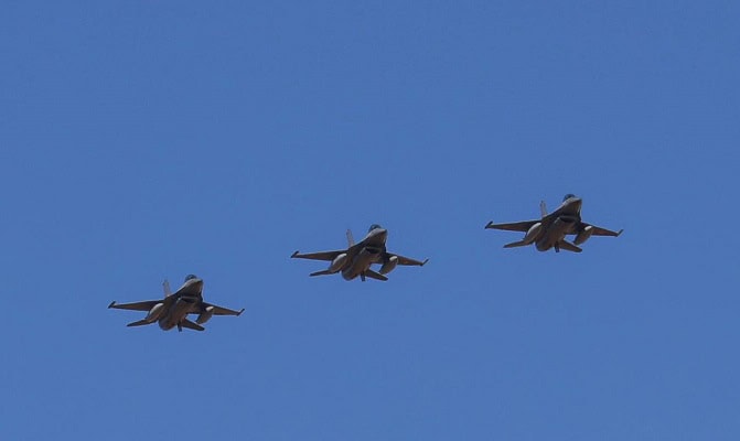 trei aeronave f 16 vor intra in dotarea escadrilei de la baza mihail kogalniceanu 68b191bf49cfb