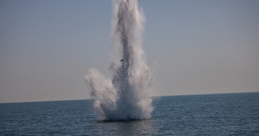 Trei înotători au fost uciși în apele Mării Negre, la Odesa, în urma unor explozii aparent cauzate de mine marine. 1 trei inotatori au fost ucisi in apele marii negre la odesa in explozii provocate aparent de mine marine 6898d1c41cb38
