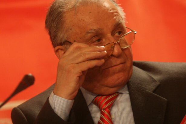 ultimul mesaj al lui ion iliescu pentru romani aveti o miza in pastrarea democratiei va doresc sa nu va urati pentru votul vostru 68921ea89af64
