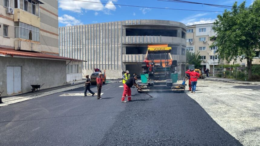 Nou contract al Primăriei Cernavodă pentru SC Getnic Construct Serv SRL privind lucrările de întreținere a carosabilului până la sfârșitul anului. Ce problemă ar putea apărea? 1 un nou contract de la primaria cernavoda pentru sc getnic construct serv srl care trebuie sa execute lucrari de intretinere a carosabilului pana la finele anului ce problema ar putea interveni 688ee27186804