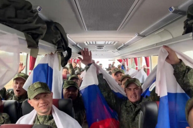 un nou schimb de prizonieri de razboi intre rusia si ucraina despre cate persoane a fost vorba de data aceasta 68ab3874d025b