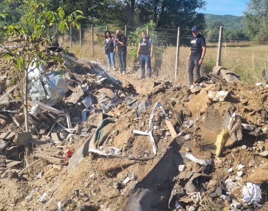 video a inselat o firma din constanta si a ingropat 100 de tone de deseuri 68af23964668e