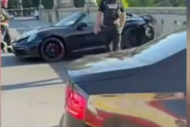 video accidentul de pe podul din timisoara produs intentionat in urma unei rafuieli intre clanuri unul dintre soferi a fost retinut 6898bced8cc5e