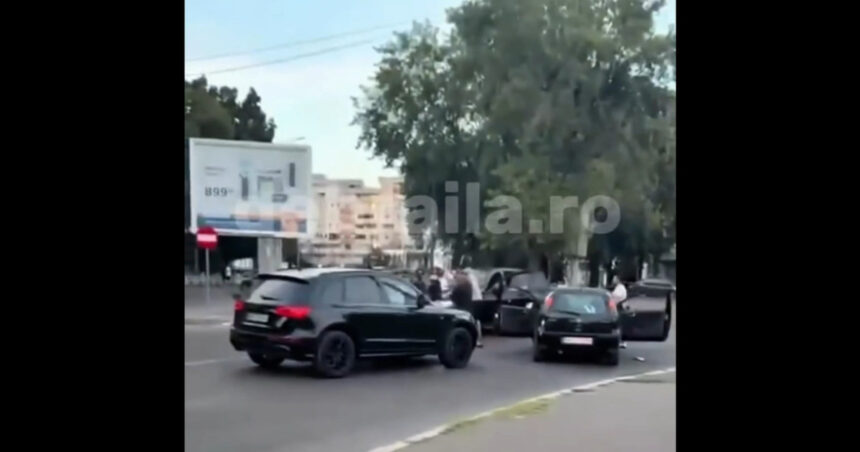 Bătaie cu săbii și topoare în trafic, în Brăila: polițiștii îi caută pe agresori. Scenele șocante au fost surprinse de martori. 1 video bataie cu sabii si topoare in trafic in braila politistii ii cauta pe agresori scenele socante au fost filmate de martori 68a5b7a588d77