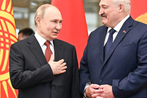 video e lent pentru ca ii pasa aleksandr lukasenko crede ca pornirile umanitare ale lui putin franeaza avansul militar rus in ucraina 6890e8591b340