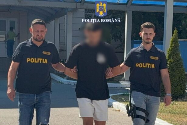 video el este individul care a sechestrat doua tinere intr un apartament din constanta politistii au spart usa 68adaf15cc3d9