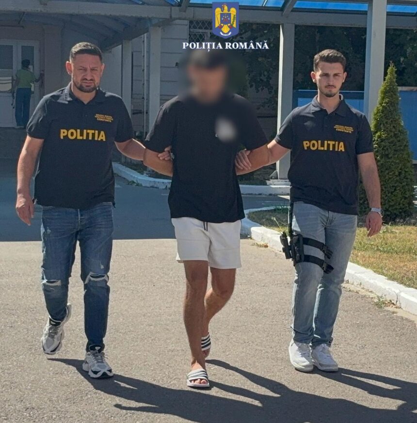 El este individul care a sechestrat două tinere într-un apartament din Constanța. Polițiștii au intervenit prin spargerea ușii. 1 video el este individul care a sechestrat doua tinere intr un apartament din constanta politistii au spart usa 68adaf15cc3d9