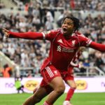 video exclusiv rio ngumoha a amutit st james park la doar 16 ani a devenit cel mai tanar marcator din istoria lui liverpool 68acd713bdc36