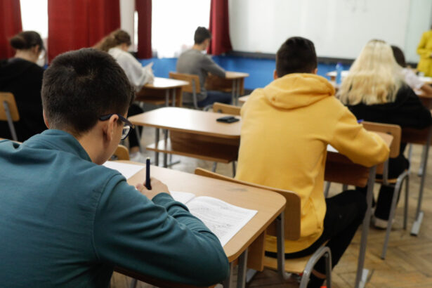 video haos la inceput de an scolar clase comasate limite mai mari de elevi ce schimbari vor fi la fiecare ciclu 68b00eb6c4362