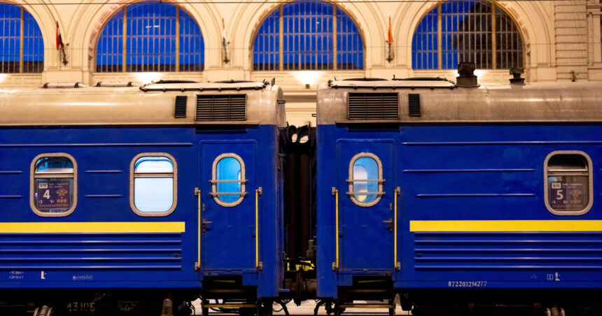 video o noua tactica dronele ucrainene tintesc tot mai des reteaua feroviara a rusiei provocand intarzieri pentru sute de trenuri 6898aaab79193