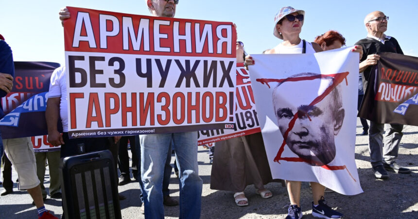 video proteste in armenia se cere retragerea rusilor din baza militara 102 de la gyumri 68aa1548d611a