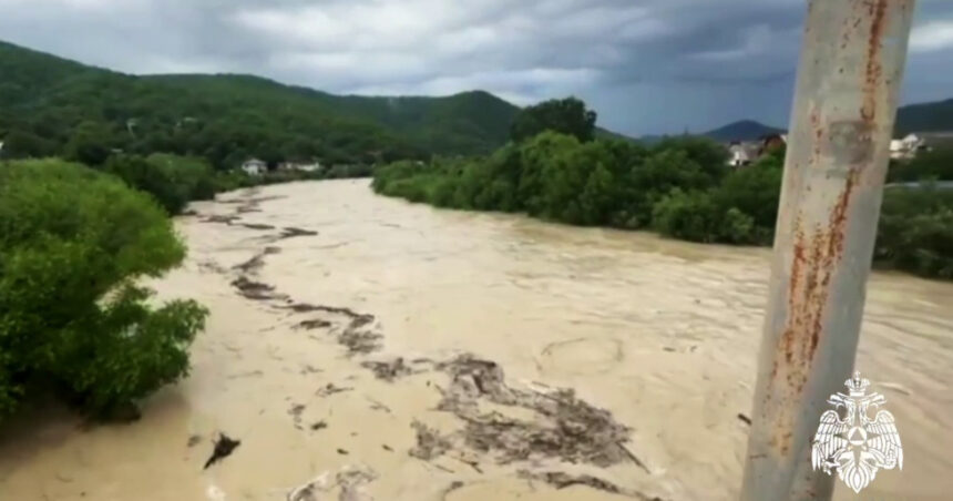 Rusia declară stare de urgență într-o zonă turistică de la Marea Neagră 1 video rusia declara stare de urgenta intr o zona turistica de la marea neagra 68907eeaed4fe