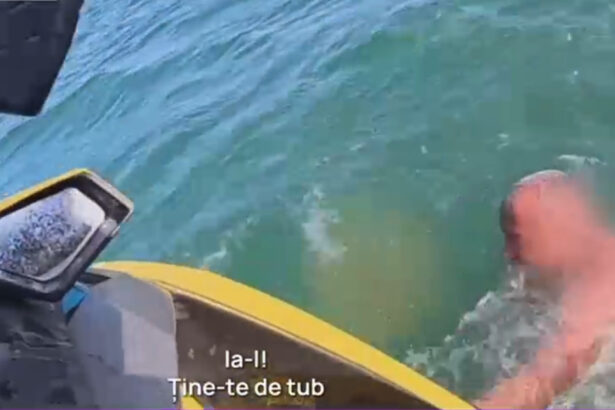 video un barbat a fost la un pas de inec pe litoral salvamarii l au recuperat in ultimul moment 68aaf625c7c6a