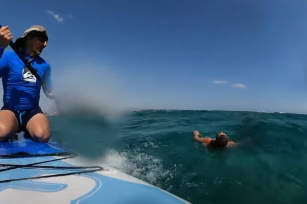 video un roman si cei doi copii ai sai au fost salvati de la inec in grecia de un practicant de stand up paddle 68a78435350bb