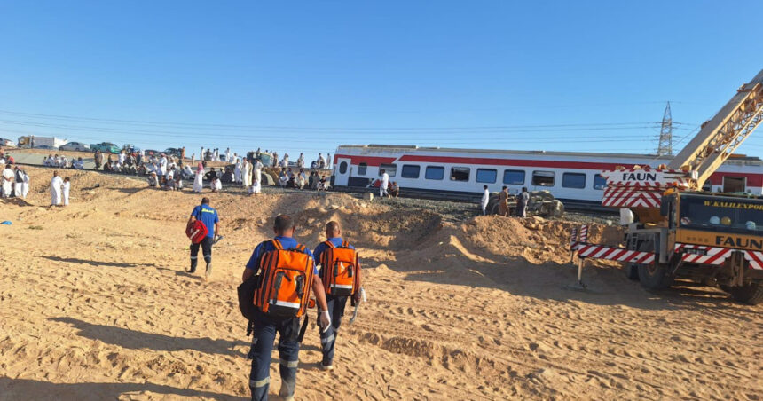 videofoto cel putin trei morti si peste 100 de raniti dupa deraierea unui tren in egipt 68b3f85d207cc