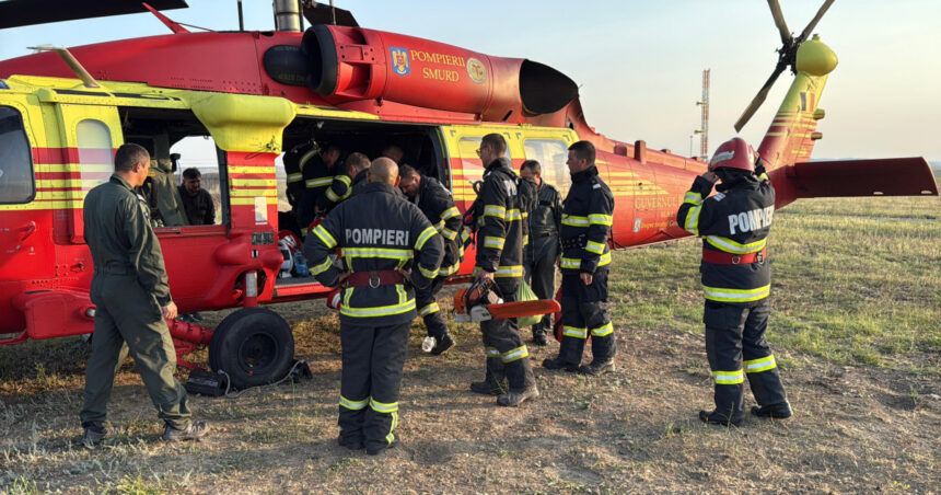 videofoto pompierii inca se lupta sa stinga incendiul de vegetatie din tulcea focul se intinde pe 8 hectare intervin si 3 elicoptere black hawk 6894fc85b1fdd