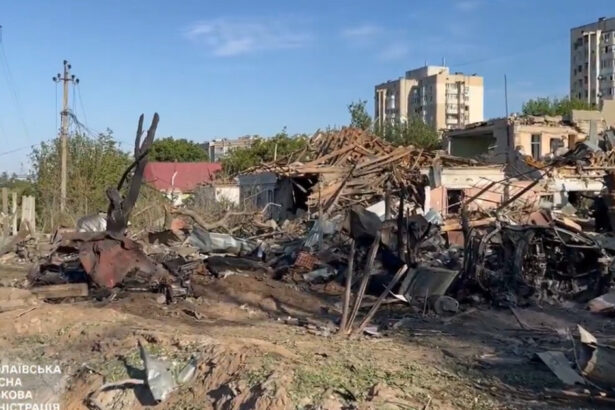 videofoto rusia a atacat cu rachete orasul mikolaiv din sudul ucrainei sapte persoane au fost ranite 688f49be38b12