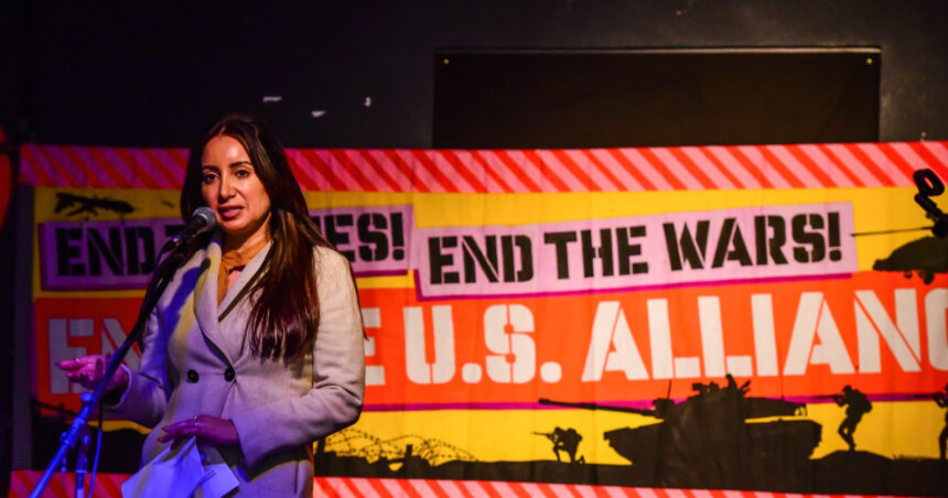 100 000 de dolari pentru o postare ce a scris jurnalista din australia care a fost data afara pe nedrept 68d3b12ba522e