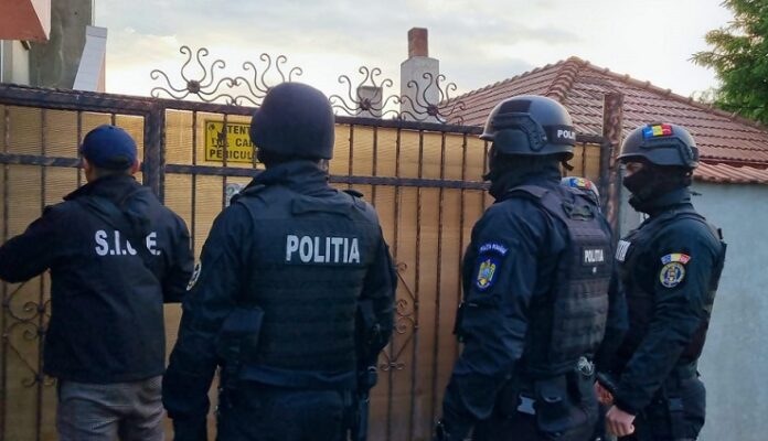 24 de persoane inselate de catre un individ din constanta acesta a fost retinut 68ba7ee48ce68
