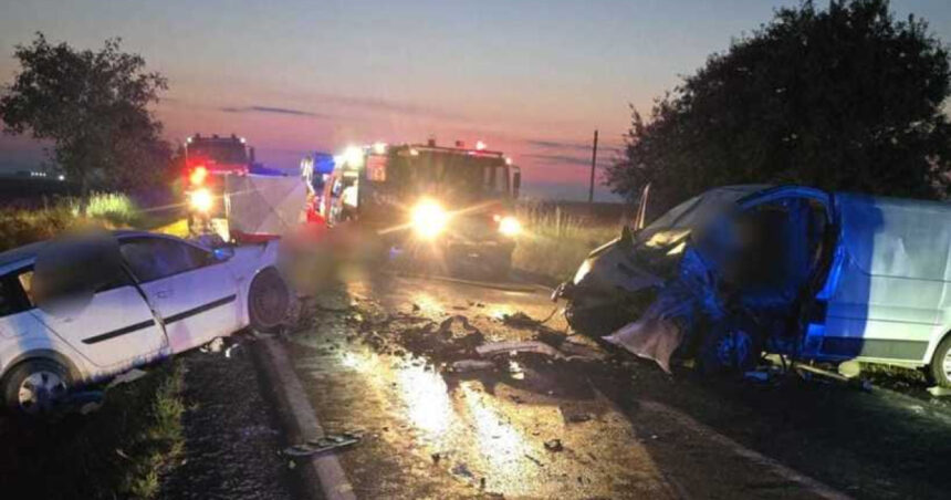 accident grav in bihor trei barbati au murit dupa ce o autoutilitara s a ciocnit cu un autoturism 68be76161938c