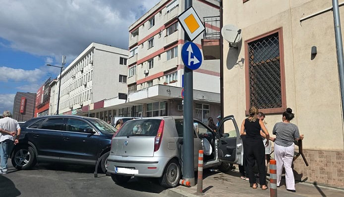 accident rutier in centrul constantei trei persoane printre care si un copil au ajuns la spital 68cfe0a220398