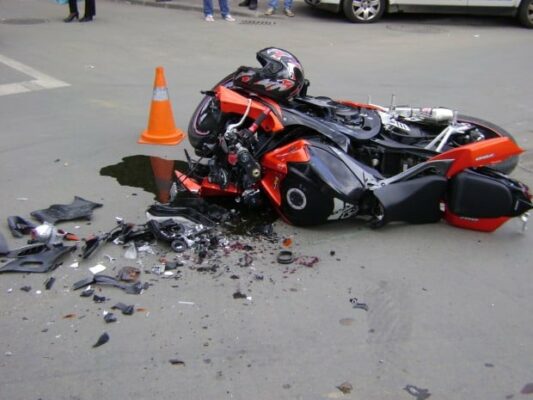 accident rutier intre un autoturism si o motocicleta in centrul statiunii costinesti 68c6ccdeead37