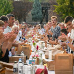 alba iulia intra in cartea recordurilor cu cea mai lunga masa din materiale reciclabile din lume peste 10 000 de participanti 68c688e02b388