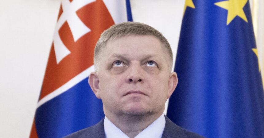 analiza de la prietenul lui vladimir putin la vecinul rece al lui volodimir zelenski viata politica dubla a premierului slovac robert fico 68c5a4644a1a4
