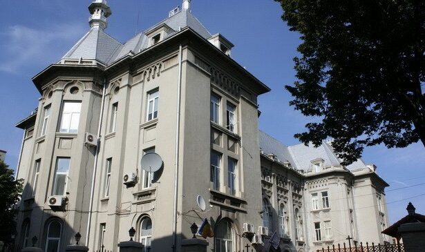 arhiepiscopia tomisului despre preotul care preda religia la liceul energetic si este acuzat ca ar fi incercat sa corupa sexual doi elevi 68d1751f900de