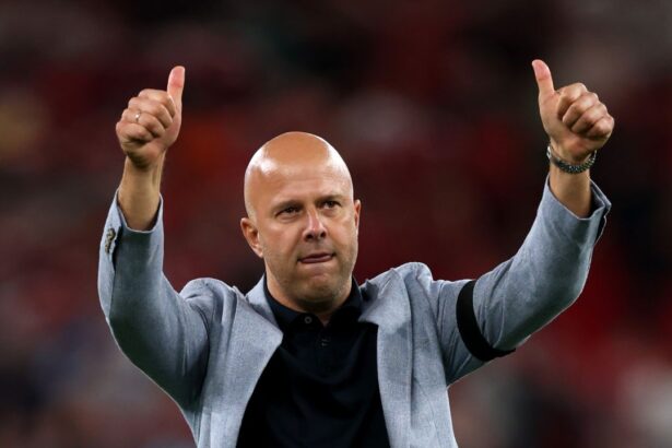 arne slot tehnicianul lui liverpool desemnat antrenorul lunii august in premier league 68c475f5b3625
