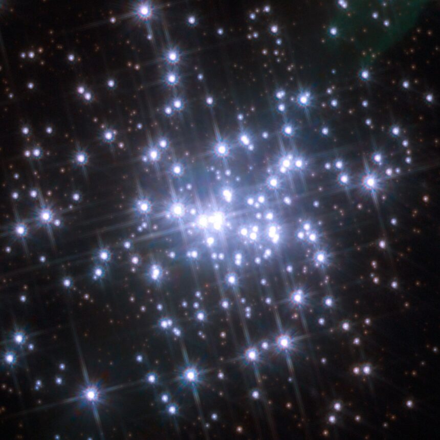 astronomii au descoperit unul dintre cele mai masive sisteme stelare binare din galaxia noastra 68b6ae0180377