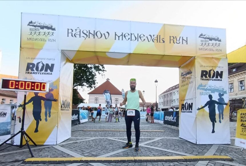 atletul de la cs medgidia ionut cristea pe podium la rasnov medieval run 68b62aee2bf5c