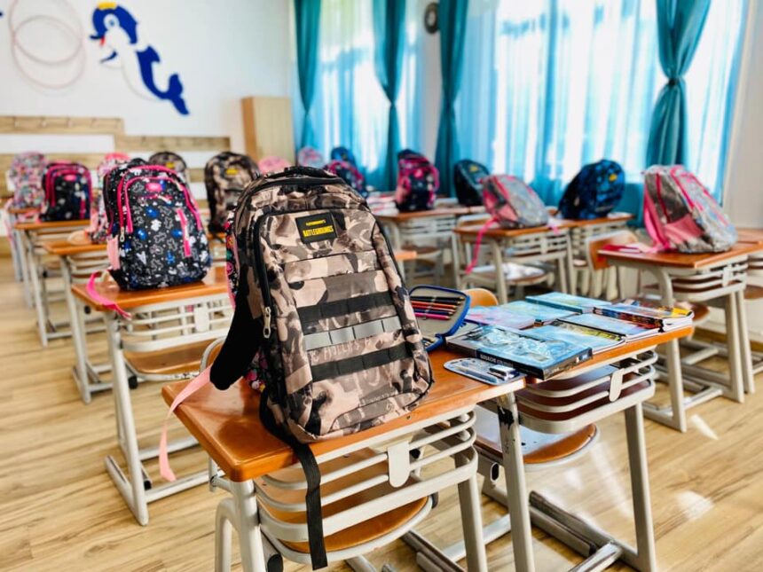 Austeritatea nu afectează iluminatul festiv de la Constanța, ci doar rechizitele elevilor. 1 austeritatea nu taie iluminatul festiv de la constanta doar rechizitele elevilor 68b4e04b16585