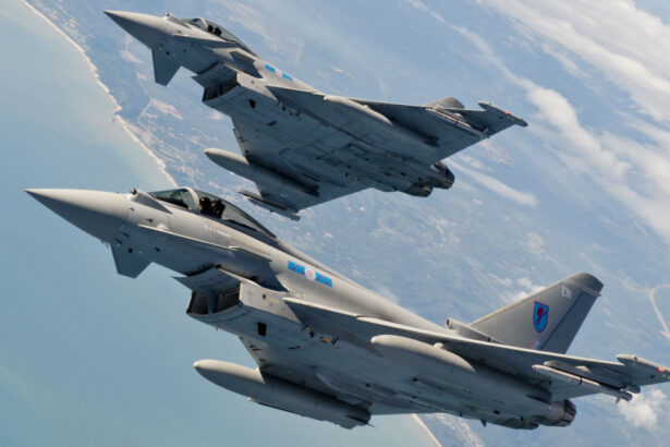 avioane eurofighter au fost ridicate in aer de la baza mihail kogalniceanu din cauza unui grup de drone detectate deasupra marii negre 68bac130436b9