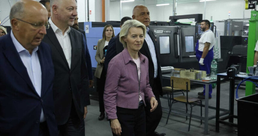 Avionul în care se afla Ursula von der Leyen, afectat de un presupus bruiaj din partea Rusiei, la aterizarea în Bulgaria (FT) 1 avionul cu care zbura ursula von der leyen afectat de un presupus bruiaj din partea rusiei la aterizarea in bulgaria ft 68b57ea3b019b