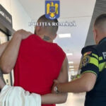 barbat condamnat la aproape 11 ani de inchisoare prins pe aeroportul iasi avea acte false si se intorcea din marea britanie 68bc861fc23c1