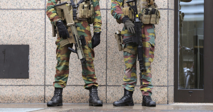 belgia se gandeste sa trimita soldatii pe strazile bruxelles ului pentru a combate violentele provocate de traficul de droguri 68bc7ef685b52