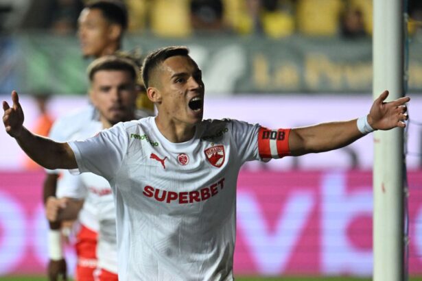 catalin cirjan palma pentru daniel pancu dupa gol si assist nu am fost compatibil ma bucur ca sunt aici 68c8f6edc9d5c