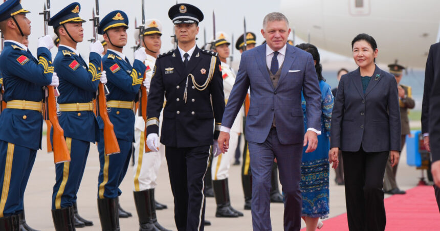 ce i a transmis lui xi jinping singurul lider din ue care a participat la parada uriasa de la beijing 68b9537b8d341