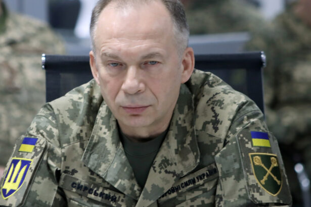 comandantul fortelor armate ale ucrainei a demis doi comandanti de corp de armata de ce sunt acuzati cei doi militari 68c840a3db3d8
