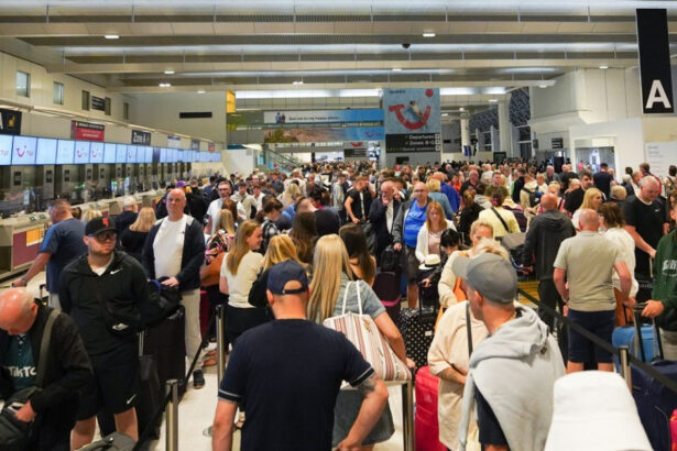 compania afectata de atacul cibernetic masiv care a provocat haos pe aeroporturi tocmai semnase un contract cu nato 68cfce3f3f338