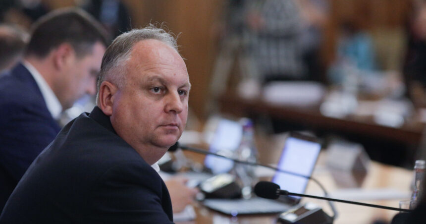 complot al unui secretar de stat din ministerul economiei si al sefului anpc pentru a elibera un post la nivel local ce a transmis dna 68cd5c3a5c1ae