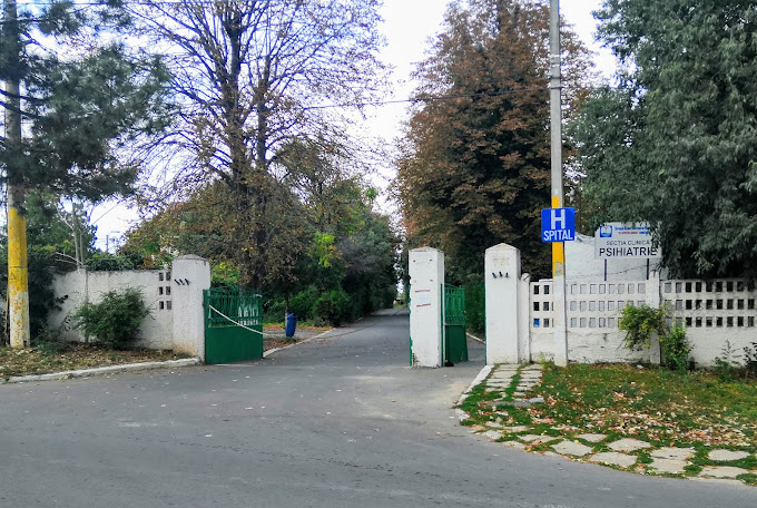 constanta un tanar care arunca de la geam cu obiecte contondente luat de acasa de autoritati m au luat cu japca mi au pus catusele sunt doua palazu si se fac chestii 68b75a2d30433