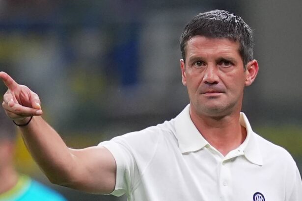 cristi chivu ovationat la scena deschisa pe san siro totusi o decizie luata de roman a aprins spiritele in italia 68d0618a884f4