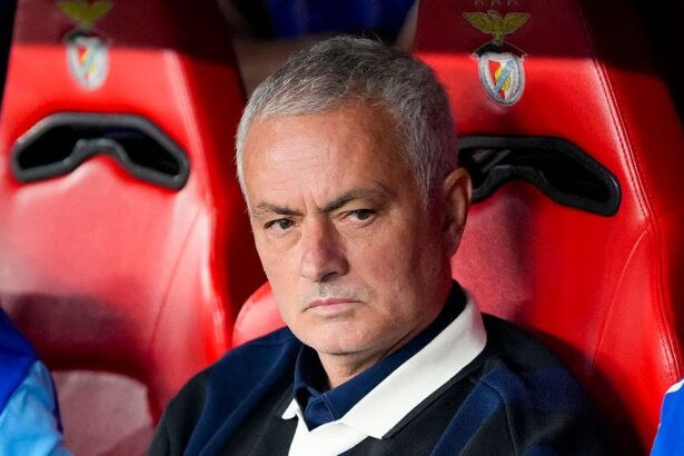 cristi chivu poate rasufla usurat jose mourinho este aproape de benfica dupa rusine cu qarabag 68cab568a7a06