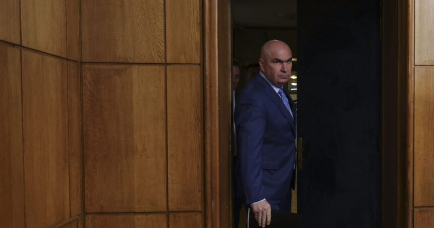daniel fenechiu cu siguranta ca ilie bolojan isi va da demisia daca proiectul privind pensiile magistratilor nu trece de ccr 68c014e96938c
