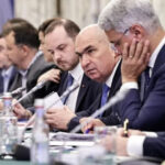 deficitul bugetar a crescut la ce procent din pib se situeaza acum si cum aratau cifrele in urma cu un an 68dac39999289
