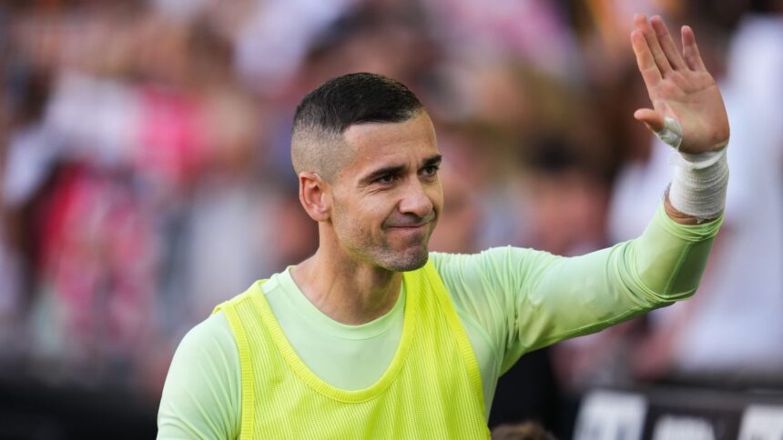 Drama spaniolă: portarul Valenciei și-a anunțat retragerea. „Are legătură cu ea“ 1 drama spaniola portarul valenciei si a anuntat retragerea are legatura cu ea 68c0145581391