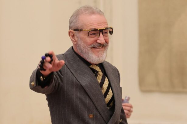 fcsb pe cale sa tipareasca bani pentru gigi becali sumele au inceput sa curga deja 68d78c89a51a7