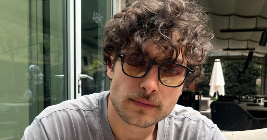 fiul lui ilie dumitrescu a fost arestat el este acuzat ca a fugit de la locul unui accident rutier dupa ce a consumat cocaina 68cae3a50a0a3